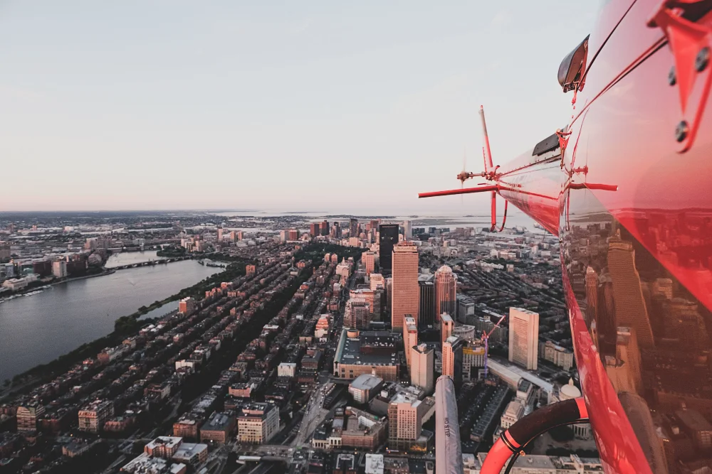 Qual o melhor helicóptero do Brasil? 2 beautiful urban city shot from helicopter 1