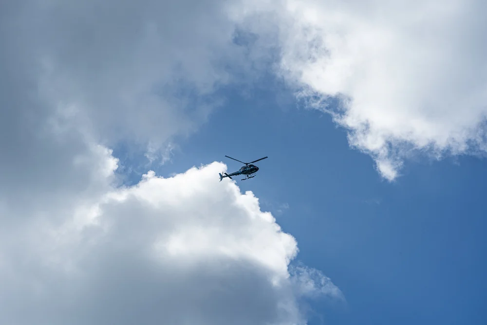 Qual o melhor helicóptero do Brasil? 4 low angle shot helicopter cloudy sky