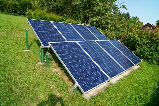 solar photovoltaic 2666106 640