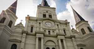 10 lugares assombrados em Nova Orleans (e as histórias por trás deles)